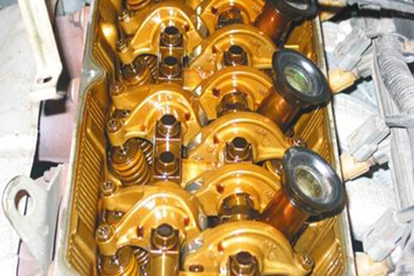 使用有機(jī)氮鉬富勒烯潤滑劑發(fā)動(dòng)機(jī)對比